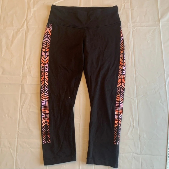 ๐ฉฐ Elevate Your Workout in Lululemon Legging Capris - Women's Size 4 ๐๏ธโโ๏ธ - Picture 6 of 9